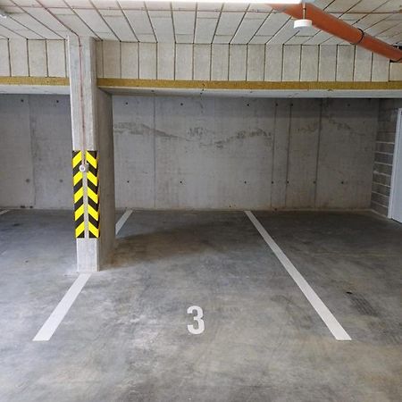 New Apartment 5 Minutes By Walk From The Airport With Free Garage Parking Pressburg Exterior foto